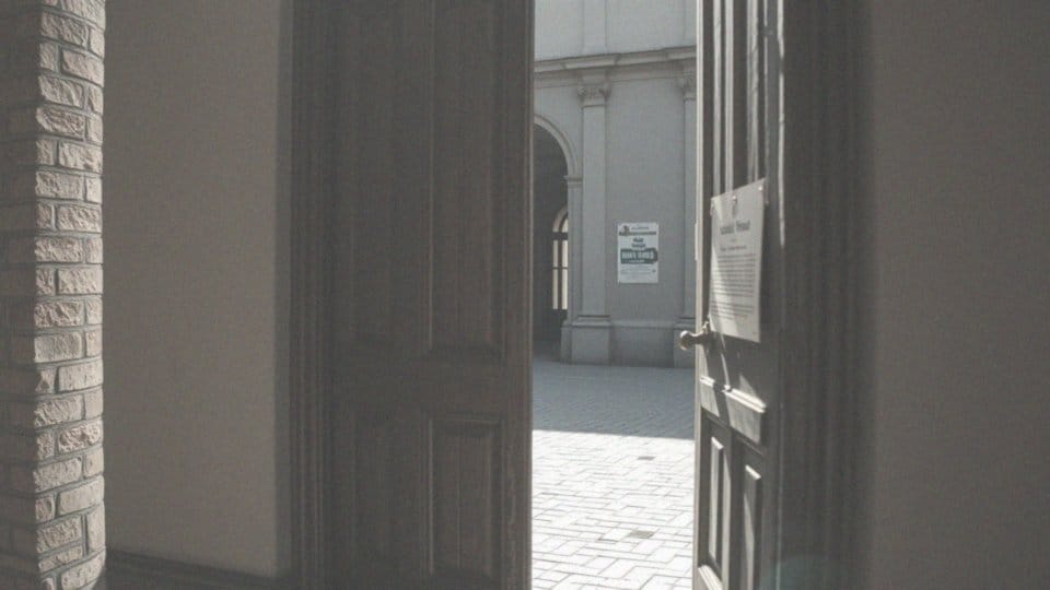 Co oznacza wyrok w zawieszeniu? Przewodnik po karach i ich skutkach